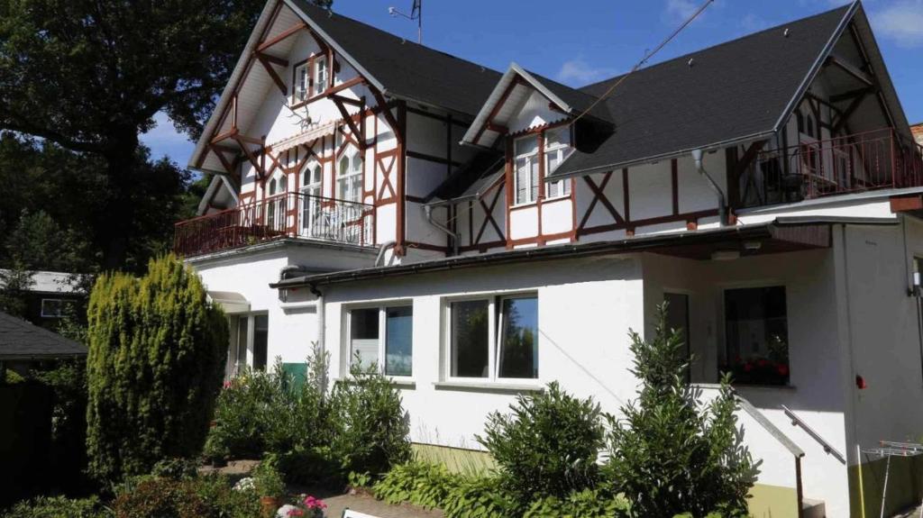 Appartement Heringsdorf, Haus im Park App 8 Bülowstraße 4 17424 Neuhof