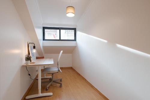 Hidden Gem in Madragoa - Central & Working Space