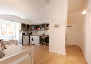 Appartement Hidden Gem in Prazeres - Self Check-In - LX Factory 31 Rampa das Necessidades 1350-115 Lisbonne -1