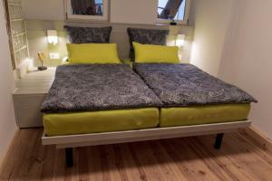 Hinterm Marstall 2