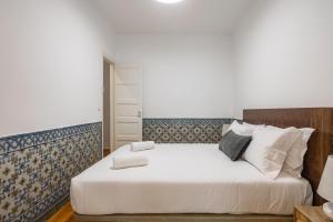 Hip & Renovated T.M. Flat in Bairro Alto