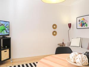 Historic alfama apt with modern style