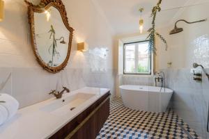 Historic Zone Garden Apartment