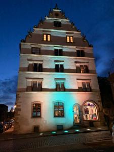 Historical town center spacious flat