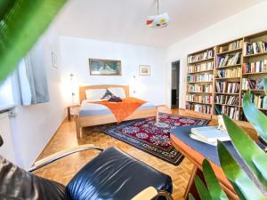 Historische 3Raum Wohnung zentrumsnah in Leipzig - Balkon, TV, Marmorbad, Privatbibliothek