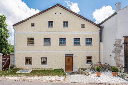 Historische Wohnung mit gehobenem Ambiente