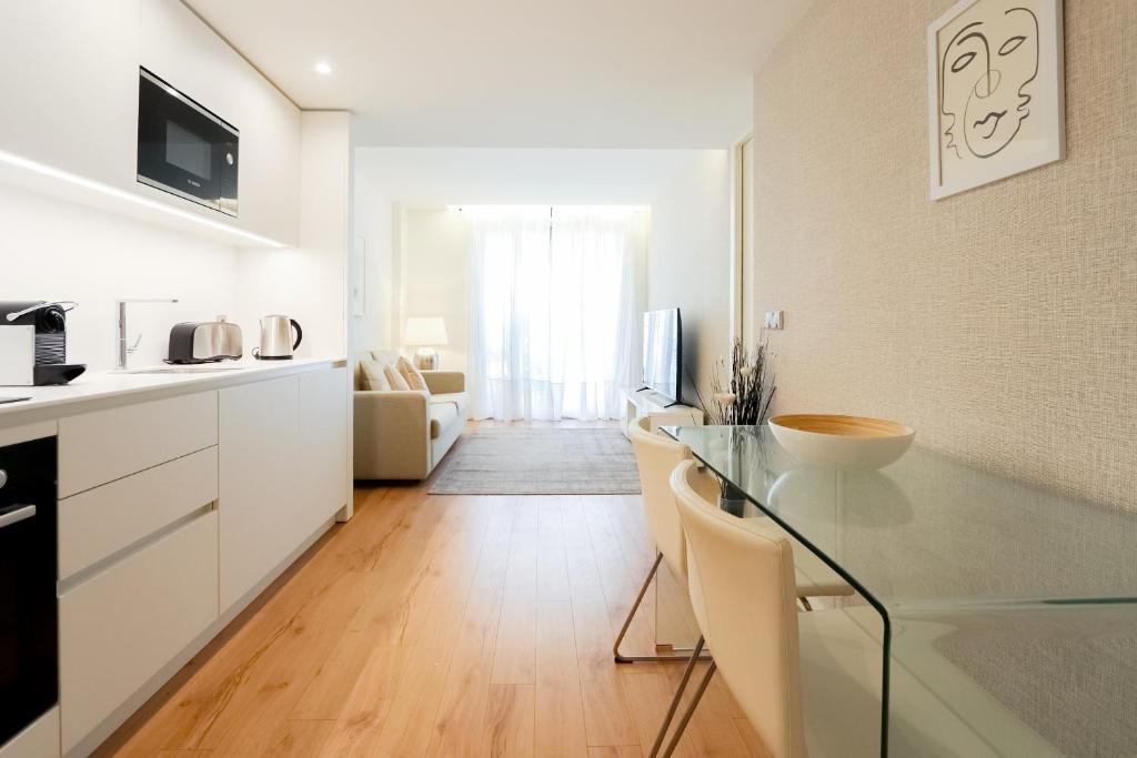 HM - Casa Ghiselini Porto 215 200 Avenida de Fernão de Magalhães, 4300-188 Porto