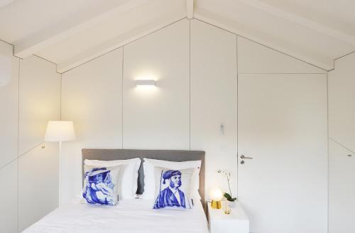 HM - Flores Skylight