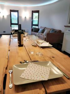 Hochwertige Wohnung mit Parkplatz, Grill, Terrasse
