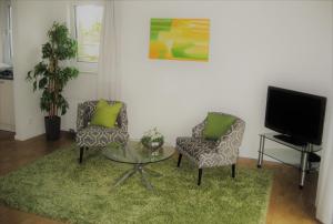 Hochwertiges Apartment im Grünen, zentral gelegen, ruhig, Balkon