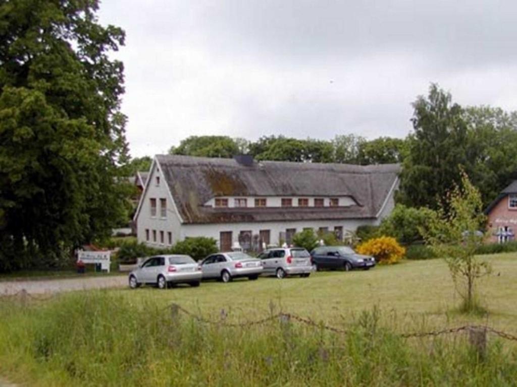 Hoefthus 12 Alt Reddevitz 50, 18586 Alt Reddevitz