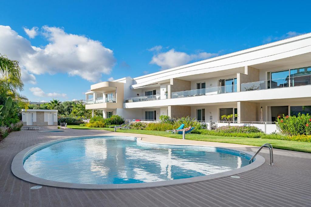 Holiday Apartment in Vila Ancora Lagos, Close to Praia Dona Ana Rua Raúl Brandão, Lote 4, Bl, 8600-581 Lagos