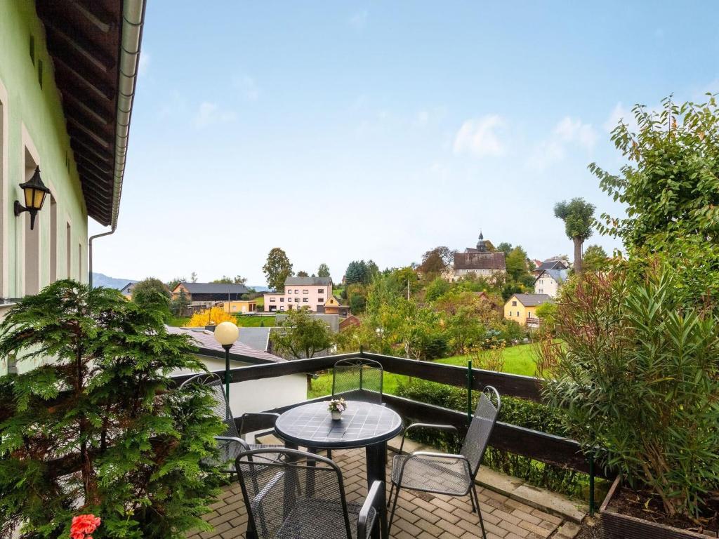 Appartement Holiday home in Saxon Switzerland with mountain view terrace and garden  1855 Lichtenhain