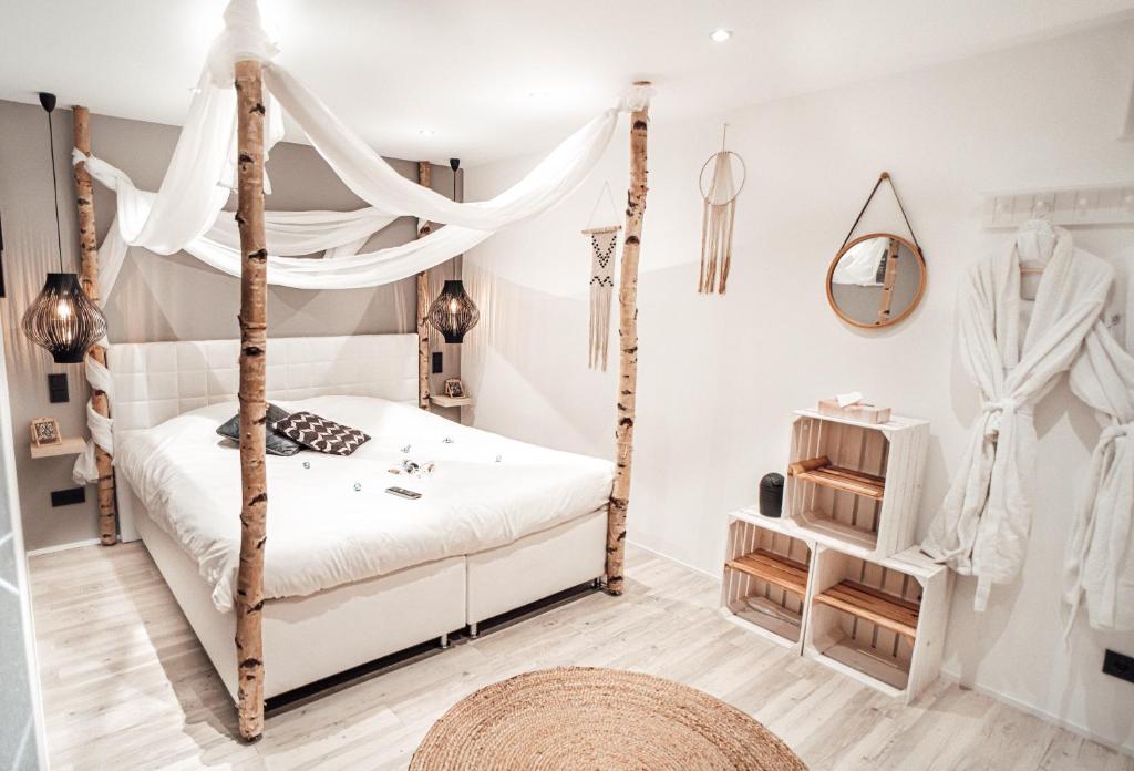 Holiday Home Wonderland with private Spa/Wellness 26 Breitenweg, 54310 Ralingen