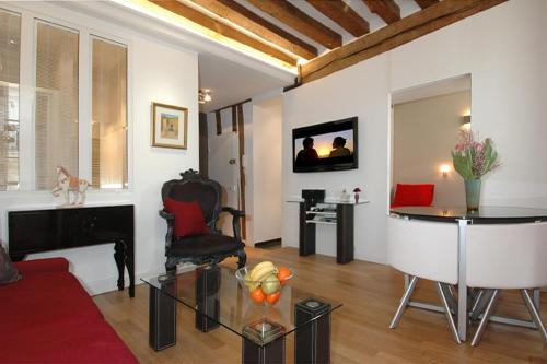 HolidaysInParis-Bourg Tibourg II