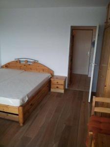Homalux-1-5-Zimmer-Yachthafen-Suedstrand