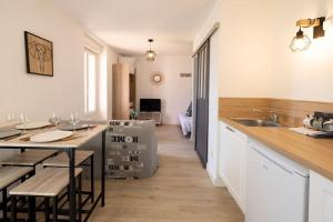 Appartement Home Studio - Tout équipé - proche Centre- Terrasse 41 Rue Paul Constans 03100 Montluçon Auvergne