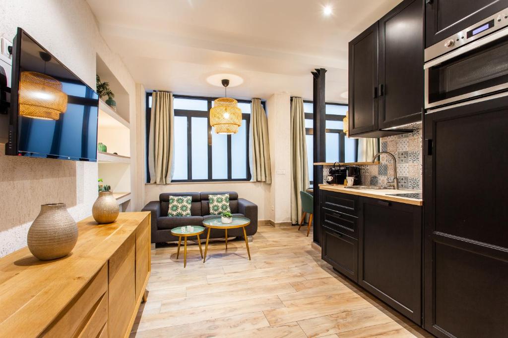 Home Suite Home Canal Saint Martin 2BR 21 Rue Jean et Marie Moinon, 75010 Paris