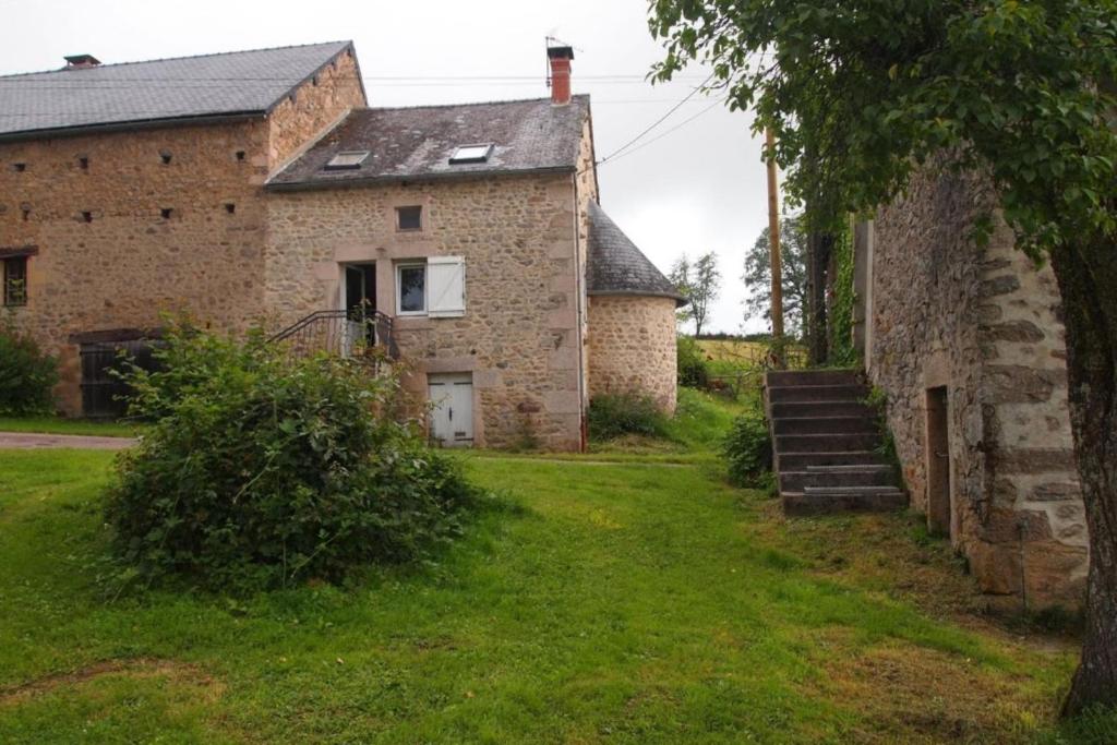 HOME SWEET HOME 2 pièces 42 m2 Chambre, salon, cuisine, grande terrasse, parking proche centre ville et mer