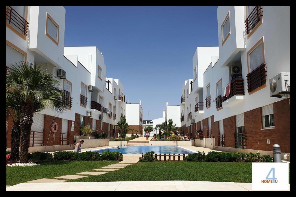 HOME4U - Fantastic 2 bedroom apartment, with pool Rua Raúl Brandão Nr18 - R/C Direito, 8800-591 Cabanas de Tavira