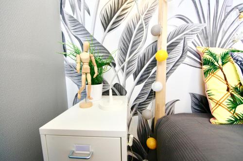 HomeBuddy' - Le cocon coloré - centre ville - 50m de la gare