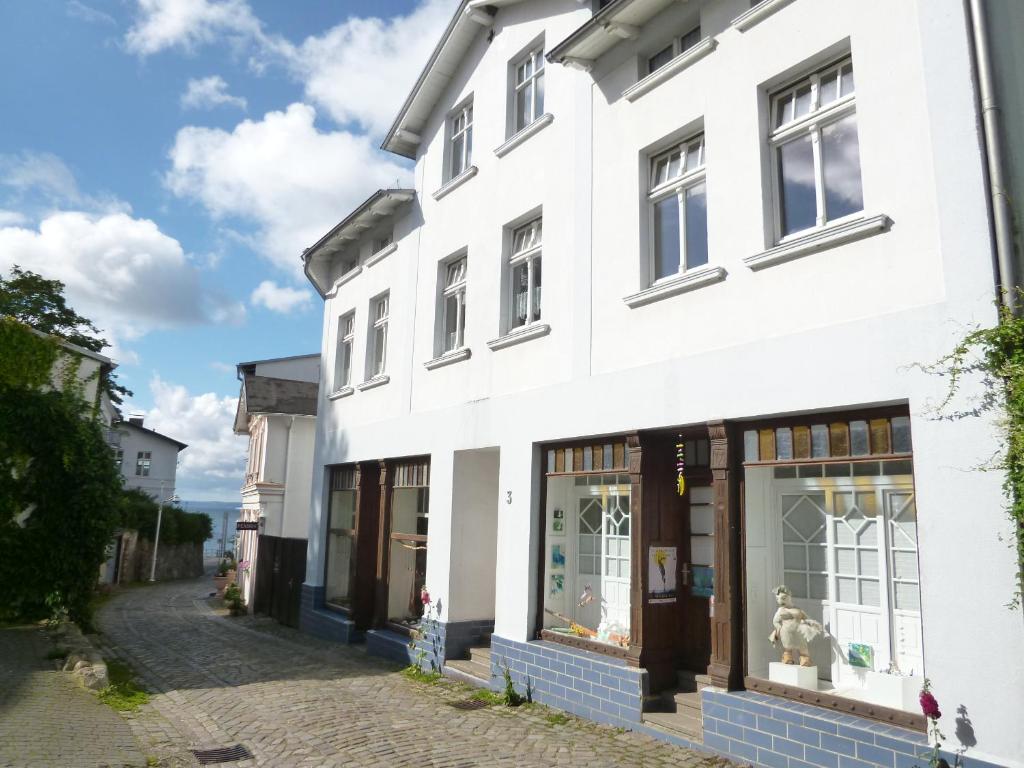 Appartement Homelig Altstadt Ferienwohnungen Sassnitz Fewo 4 Bachpromenade 3 18546 Sassnitz