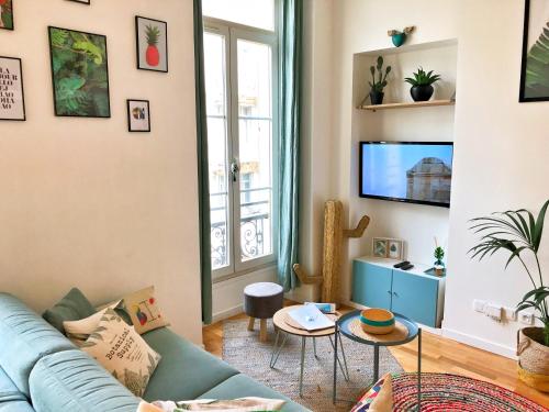 Homelivia, Appart FRIDA, mezzanine, déco raffinée et balcon