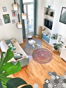 Homelivia, Appart FRIDA, mezzanine, déco raffinée et balcon