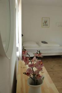 Homely Spacious Appartment near OUTLETS & Train