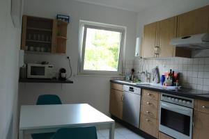 Homely Spacious Appartment near OUTLETS & Train
