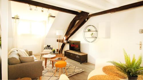 HOMEY BELLA - New / Duplex / Downtown / Close Geneva