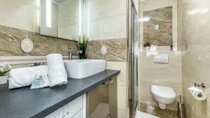 HOMEY CALVIN - NEW / Free parking / Proche tram