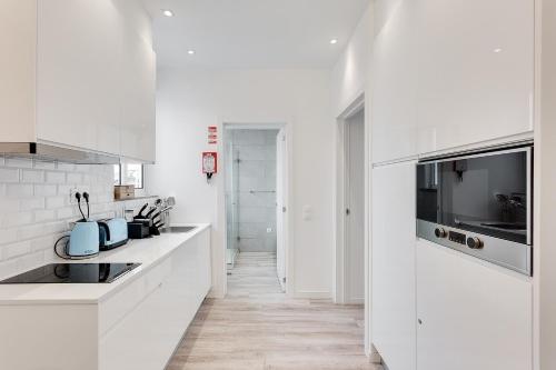Hopstays Oporto Bridges - Downtown Apartment