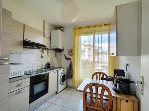 Appartement Horizons \ 1er étage 12 place foch 17200 Royan -1