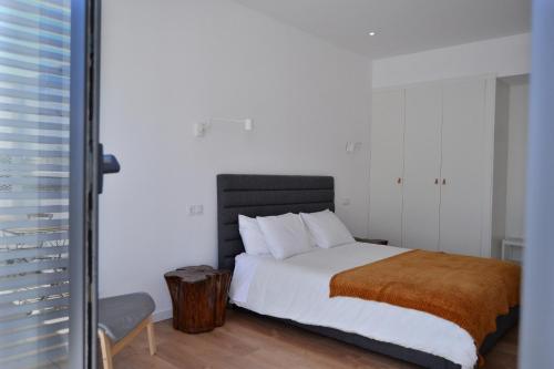 HOTEL S - ALOJAMENTO LOCAL
