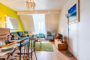 HUGO PARK AP4221 by Riviera Holiday Homes