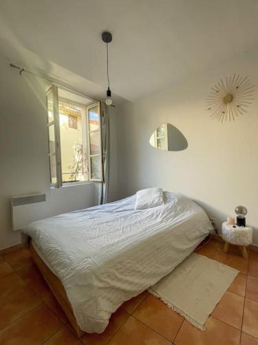 Hyeres, place Massillon. App tout confort