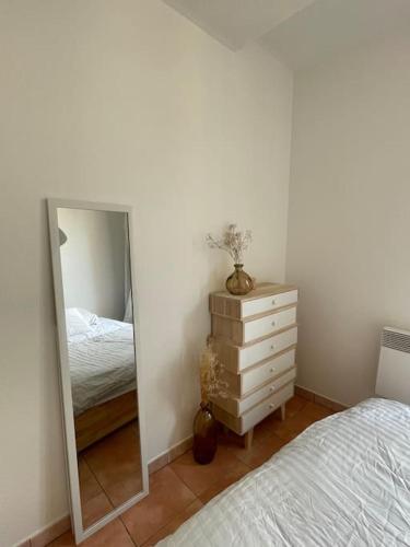 Hyeres, place Massillon. App tout confort