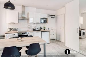 Hyper central studio 2 minutes walk from \