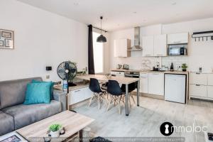 Hyper central studio 2 minutes walk from \
