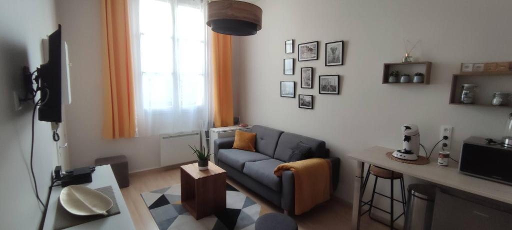 Appartement Hyper Centre-Le Regratterie-WIFI Appt 4, 2ème étage 16 Rue de la Regratterie 86000 Poitiers