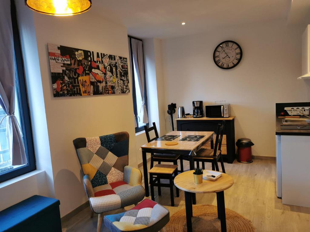 Appartement Hyper centre St Etienne : Joli petit studio 6 Rue Claude Delaroa 42000 Saint-Étienne