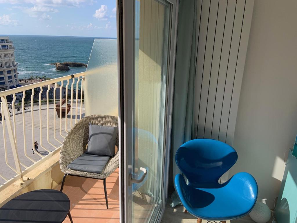 HYPER CENTRE, VUE MER ,APPARTEMENT NEUF, 6 adultes Place Bellevue , résidence BELLEVUE CLEMENCEAU , BAT A2 , 4° étage , appartement 702, 64200 Biarritz