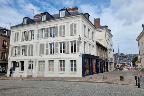 Hypolite 5  New - Elégant Appartement - 80 mètres du Port d' Honfleur