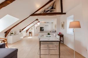Hypolite 5  New - Elégant Appartement - 80 mètres du Port d' Honfleur