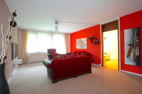 ID 4306 | Private Apartment