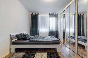 ID 5502 - Private Apartment