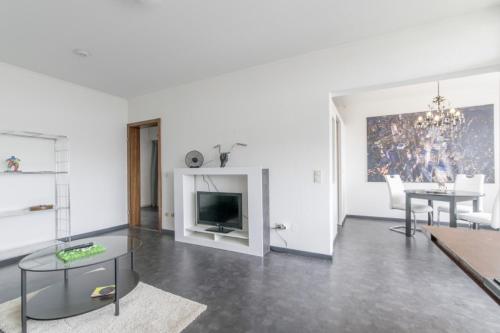 ID 6061 | Private Apartment