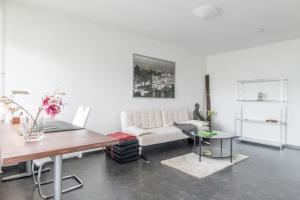 ID 6061 | Private Apartment