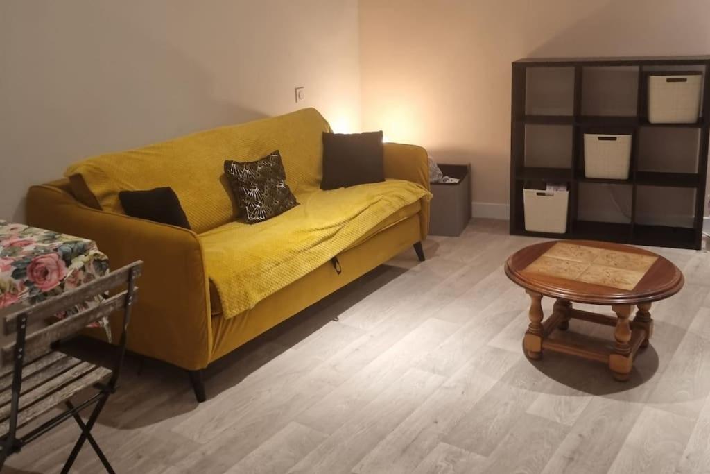 ID 6061 | Private Apartment